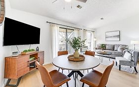 Pointe Royale Condo Pickleball, Pools And Golf!
